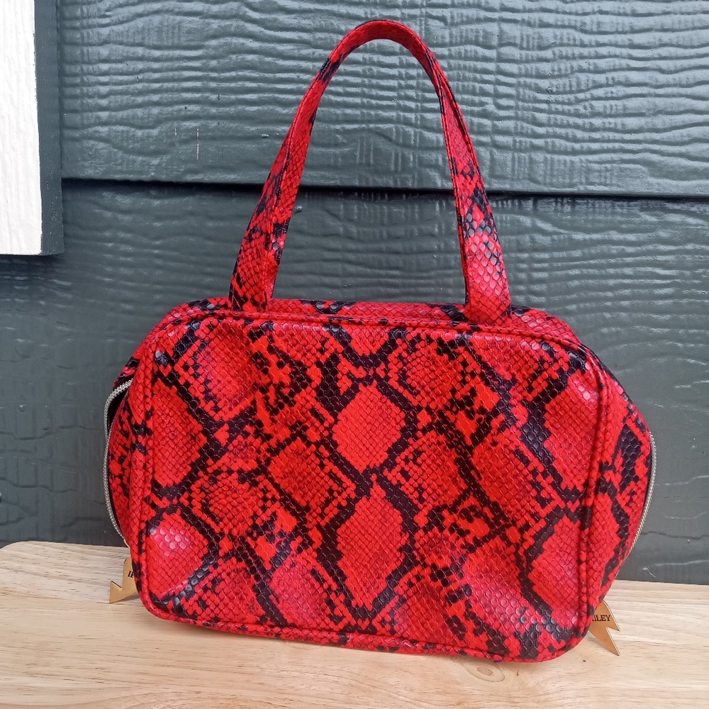 Bailey Sarian Ipsy Glam Bag X